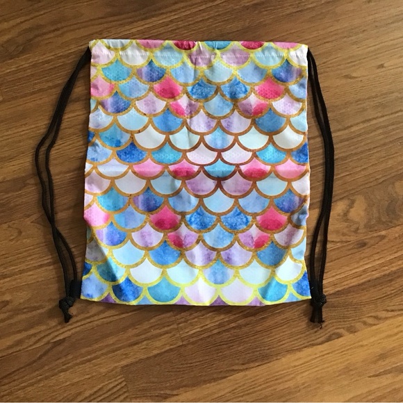 Mermaid scale drawstring backpack - Picture 3 of 6